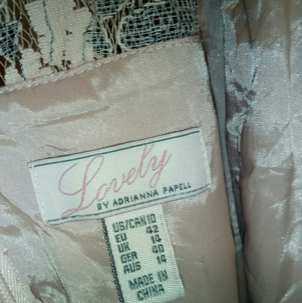 Dress - Picture 3 of 4